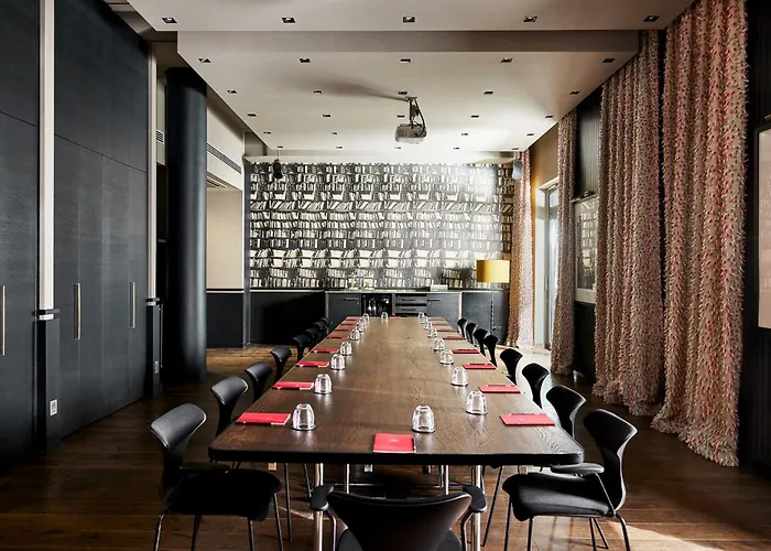 Hotel The George 4*